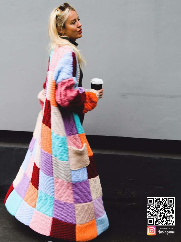 На фотографии кардиган цветной женский от Shapar, бренда вязаной одежды ручной работы в интернет-магазине связанных спицами вещей.