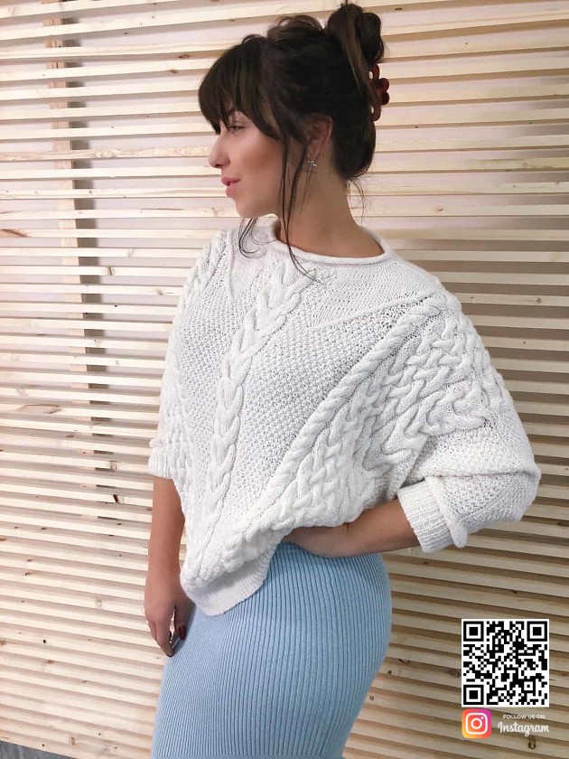 На фотографии вязаный свитер для женщин спицами от Shapar, бренда одежды ручной работы в интернет-магазине авторских связанных вещей.