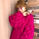На третьей фотографии женский кардиган фуксия с объемными рукавами от Shapar, бренда вязаной одежды ручной работы в интернет-магазине связанных спицами вещей.