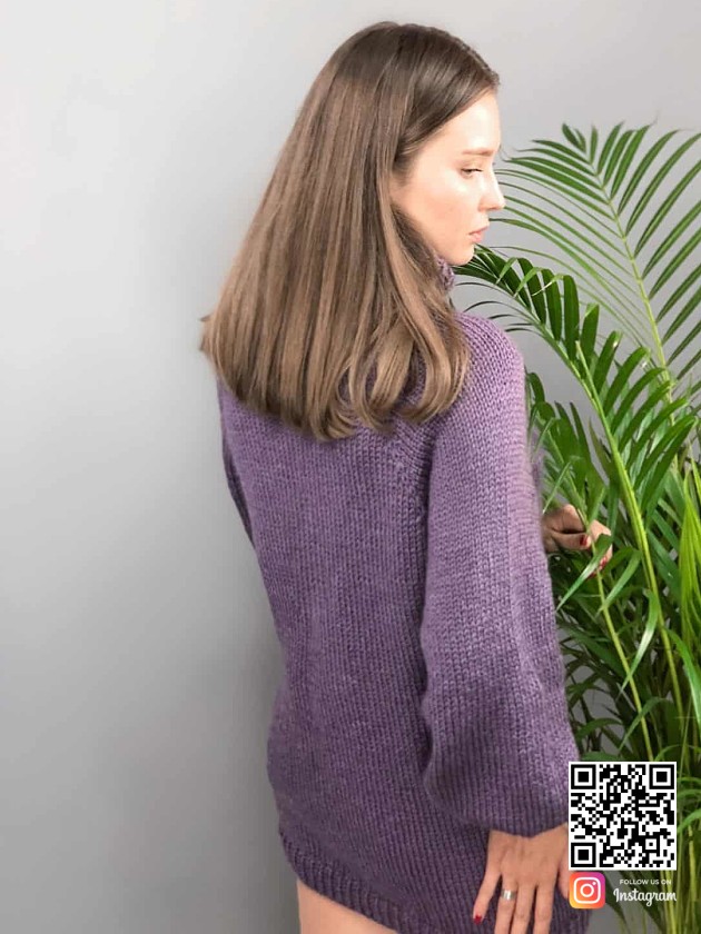На второй фотографии модный сиреневый джемпер для девушек и женщин от Shapar, бренда вязаной одежды ручной работы в интернет-магазине связанных спицами вещей.