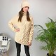 На шестой фотографии удлиненный джемпер бежевый женский от Shapar, бренда вязаной одежды ручной работы в интернет-магазине связанных спицами вещей.