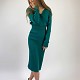 На пятой фотографии зеленое офисное платье в длине миди от Shapar, бренда вязаной одежды ручной работы в интернет-магазине связанных спицами вещей.