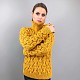 На четвертой фотографии женский горчичный свитер цепи от Shapar, бренда вязаной одежды ручной работы в интернет-магазине связанных спицами вещей.