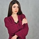 На третьей фотографии длинный бордовый кардиган для девушек и женщин от Shapar, бренда вязаной одежды ручной работы в интернет-магазине связанных спицами вещей.