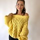 На пятой фотографии желтый свитер женский со спущенными плечами для модниц от Shapar, бренда вязаной одежды ручной работы в интернет-магазине связанных спицами вещей.
