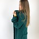 На пятой фотографии модный кардиган зеленого цвета для девушек и женщин от Shapar, бренда вязаной одежды ручной работы в интернет-магазине связанных спицами вещей.