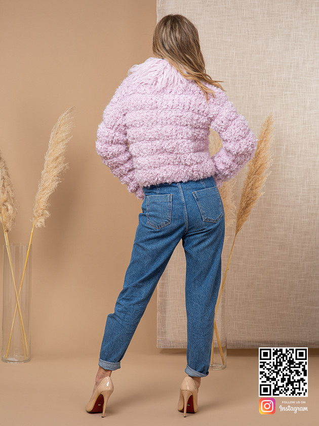 На второй фотографии женский буклированный кардиган со спины от Shapar, бренда вязаной одежды ручной работы в интернет-магазине связанных спицами вещей.