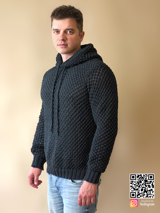 Стильный мужской пуловер спицами