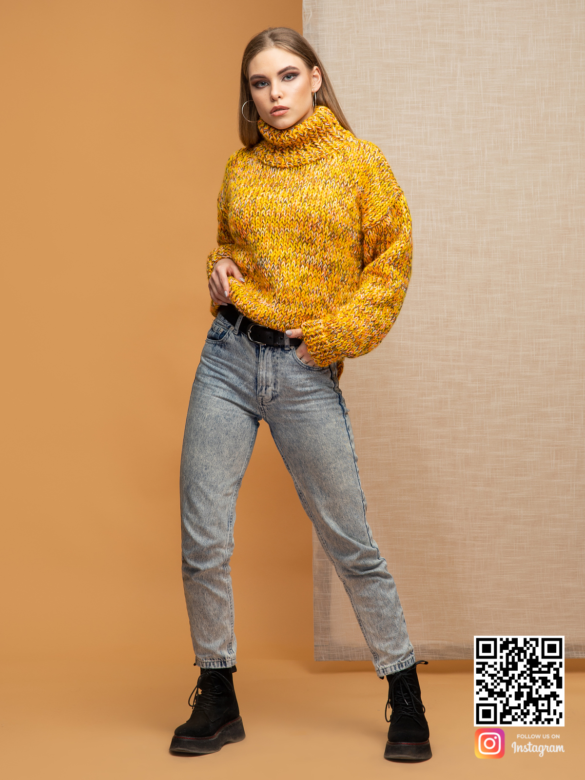 На четвертой фотографии женский дорогой свитер желтого цвета от Shapar, бренда вязаной одежды ручной работы в интернет-магазине связанных спицами вещей.