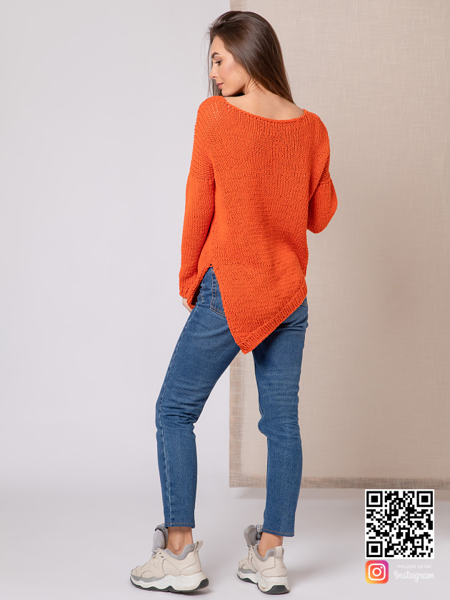 Связать молодежный свитер для девушки спицами стильный с описанием и схемами