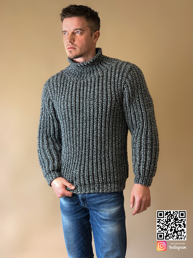 На фотографии теплый свитер мужской от Shapar, бренда вязаной одежды ручной работы в интернет-магазине связанных спицами вещей.
