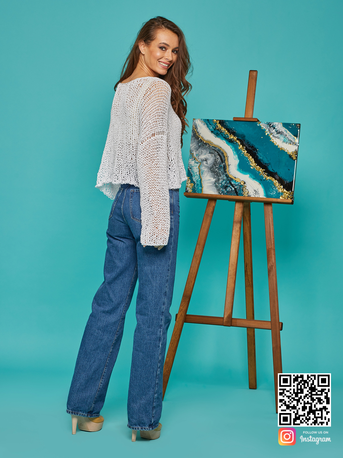 На шестой фотографии женский свитер сетка на лето от Shapar, бренда вязаной одежды ручной работы в интернет-магазине связанных спицами вещей.