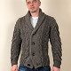 На третьей фотографии мужской пиджак кардиган от Shapar, бренда вязаной одежды ручной работы в интернет-магазине связанных спицами вещей.