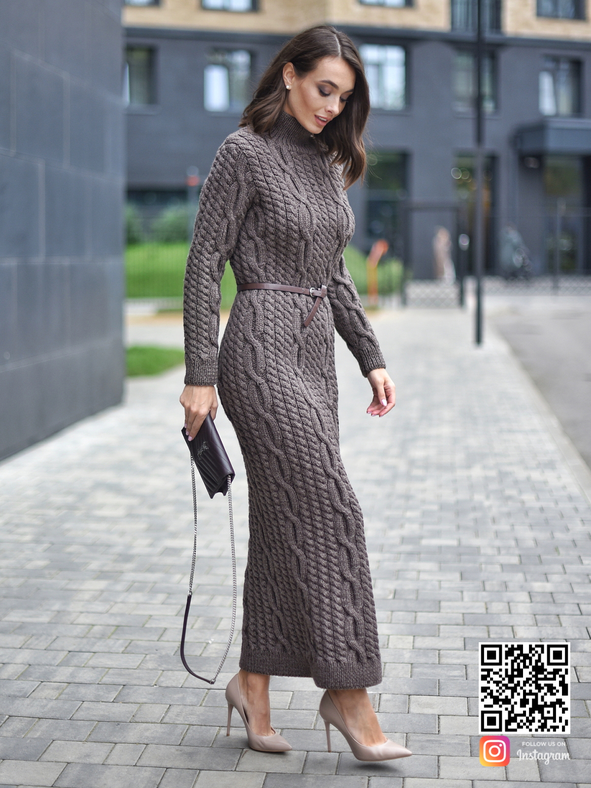 На седьмой фотографии теплое вязаное платье с косами от Shapar, бренда женской одежды ручной работы в интернет-магазине связанных спицами вещей.