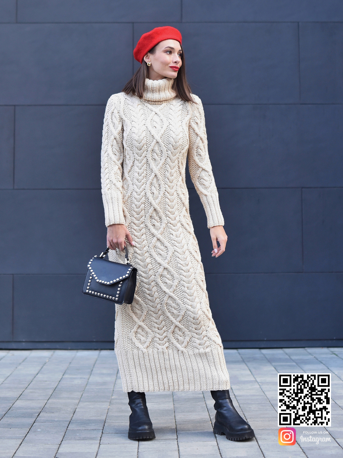 На фотографии теплое вязаное платье в интернет-магазине одежды ручной работы Shapar.